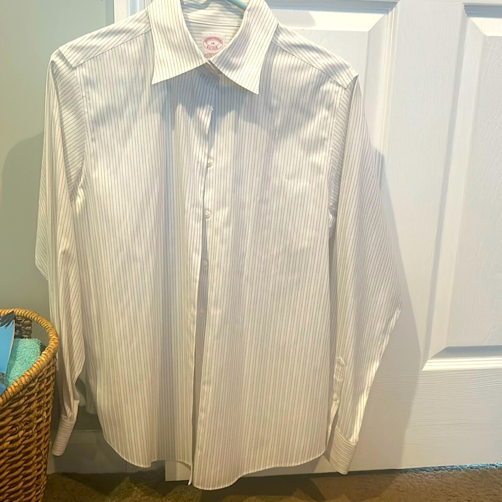 Brooks Brothers Women's pinstriped  Button Down Shirt